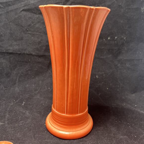 Vintage Homer Laughlin Red Fiesta Persimmons 10" Vase - Picture 2 of 9